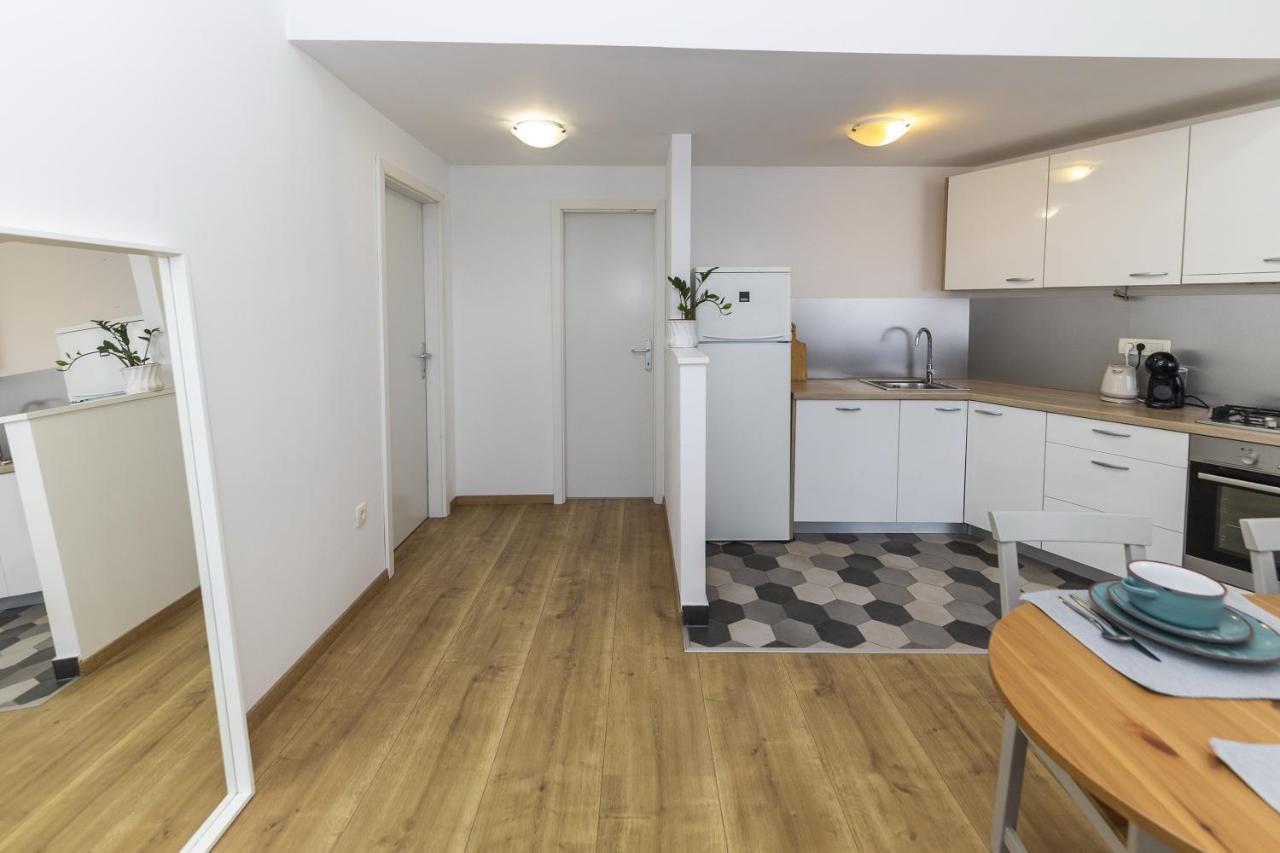 Apartments 23 And 25 With Free Private Parking Zadar Exterior photo